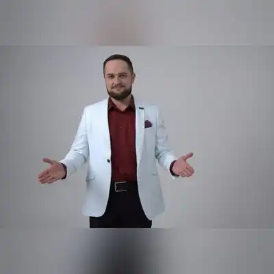 张莉